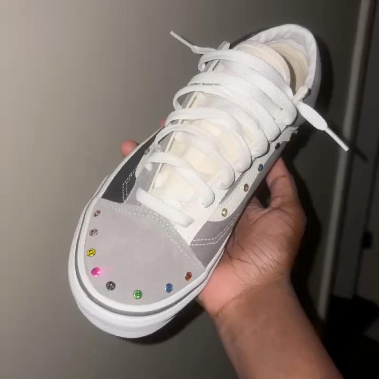 item listed by m1lllzzz