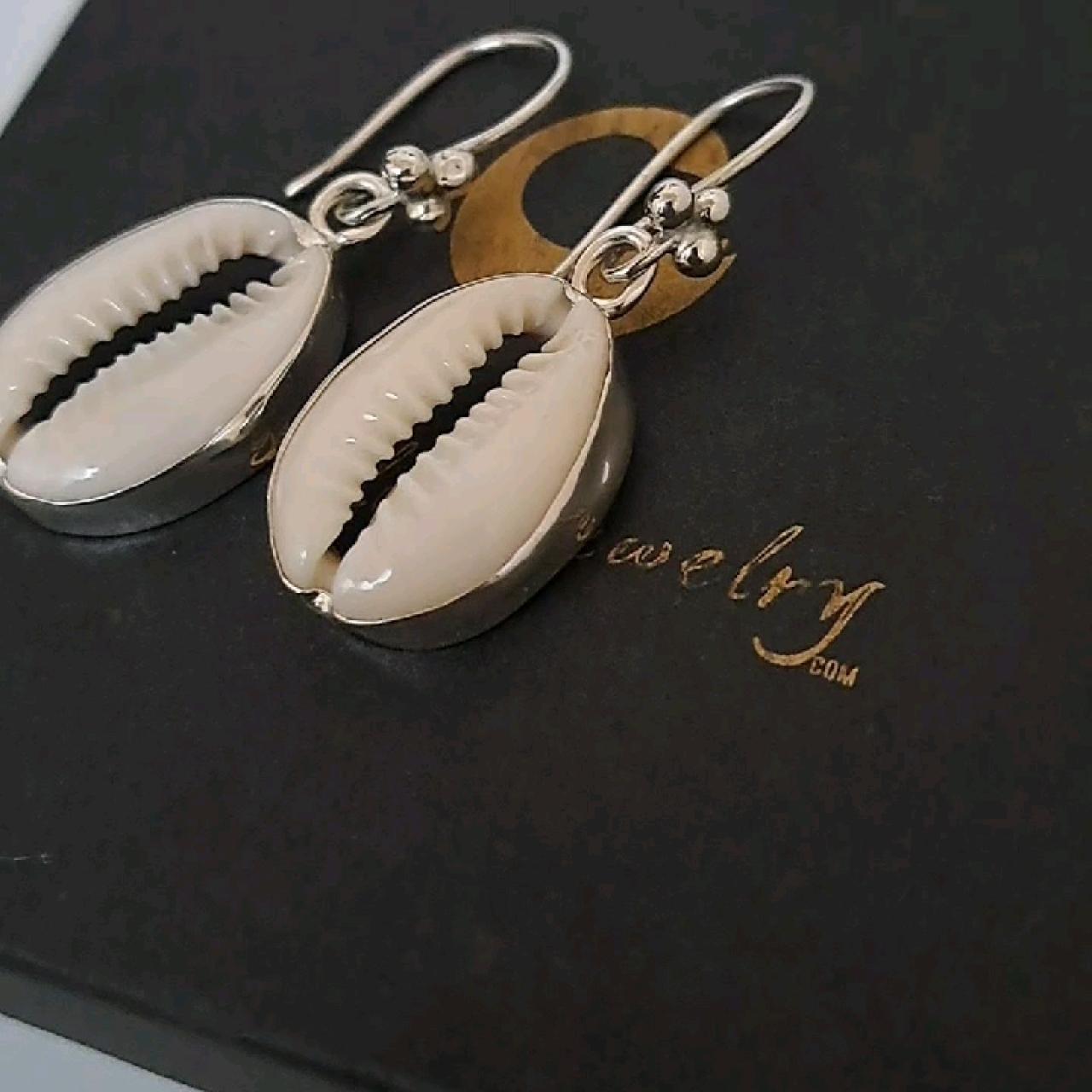 item listed by tutushop