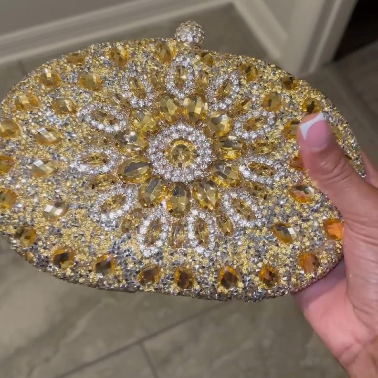 item listed by shaniabanks112