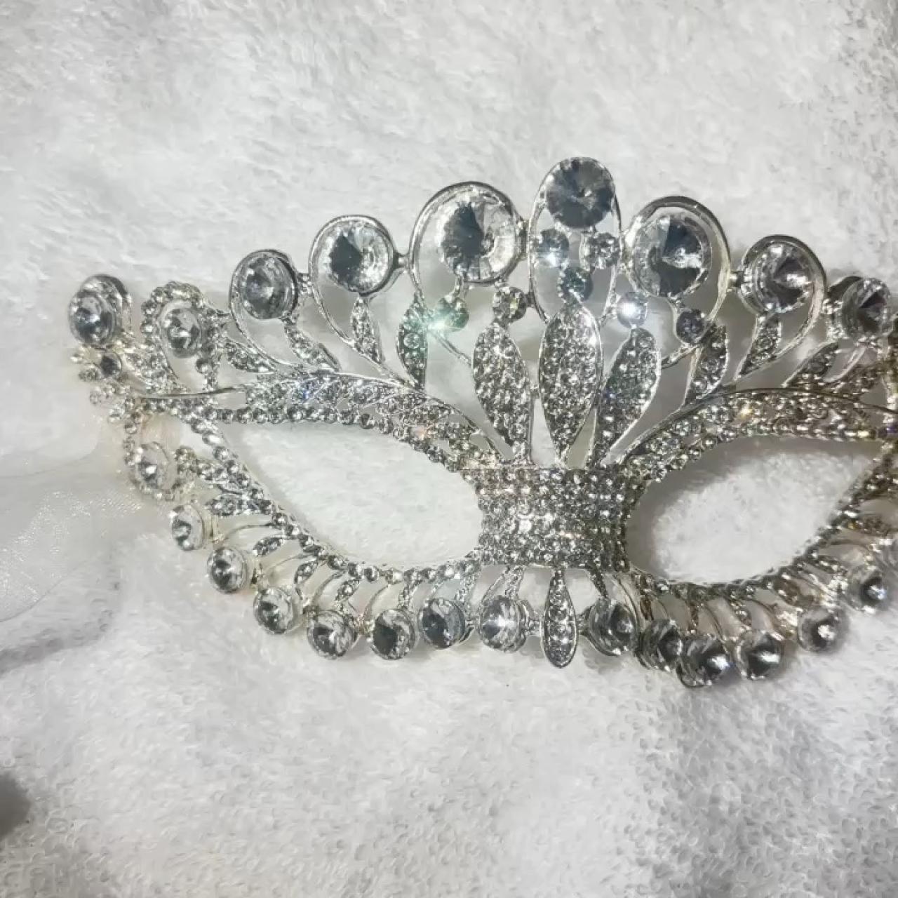 item listed by shopsbyhade