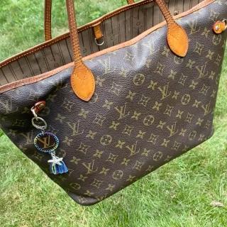 Tote Tuesday 🤎 LV Neverfull MM Edition . . Use code AMBERASHLEIGH to save  20% on this organizer in icing pink 🌸 . . Louis Vuitton, LV…