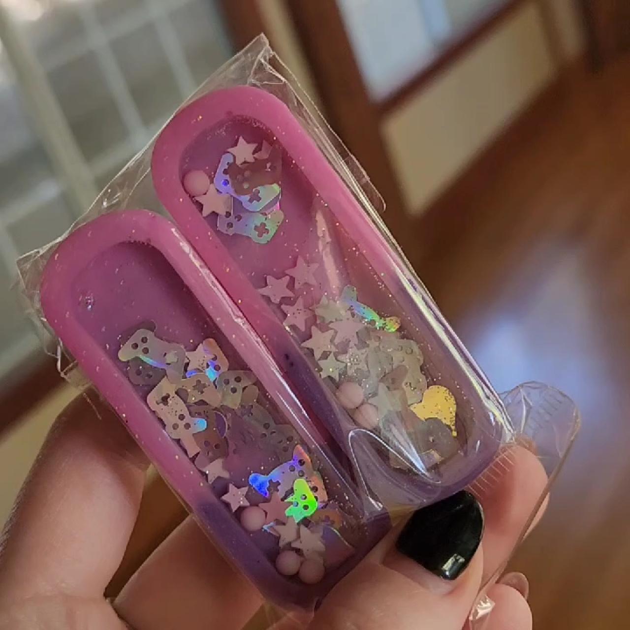 item listed by pine_apple_soda