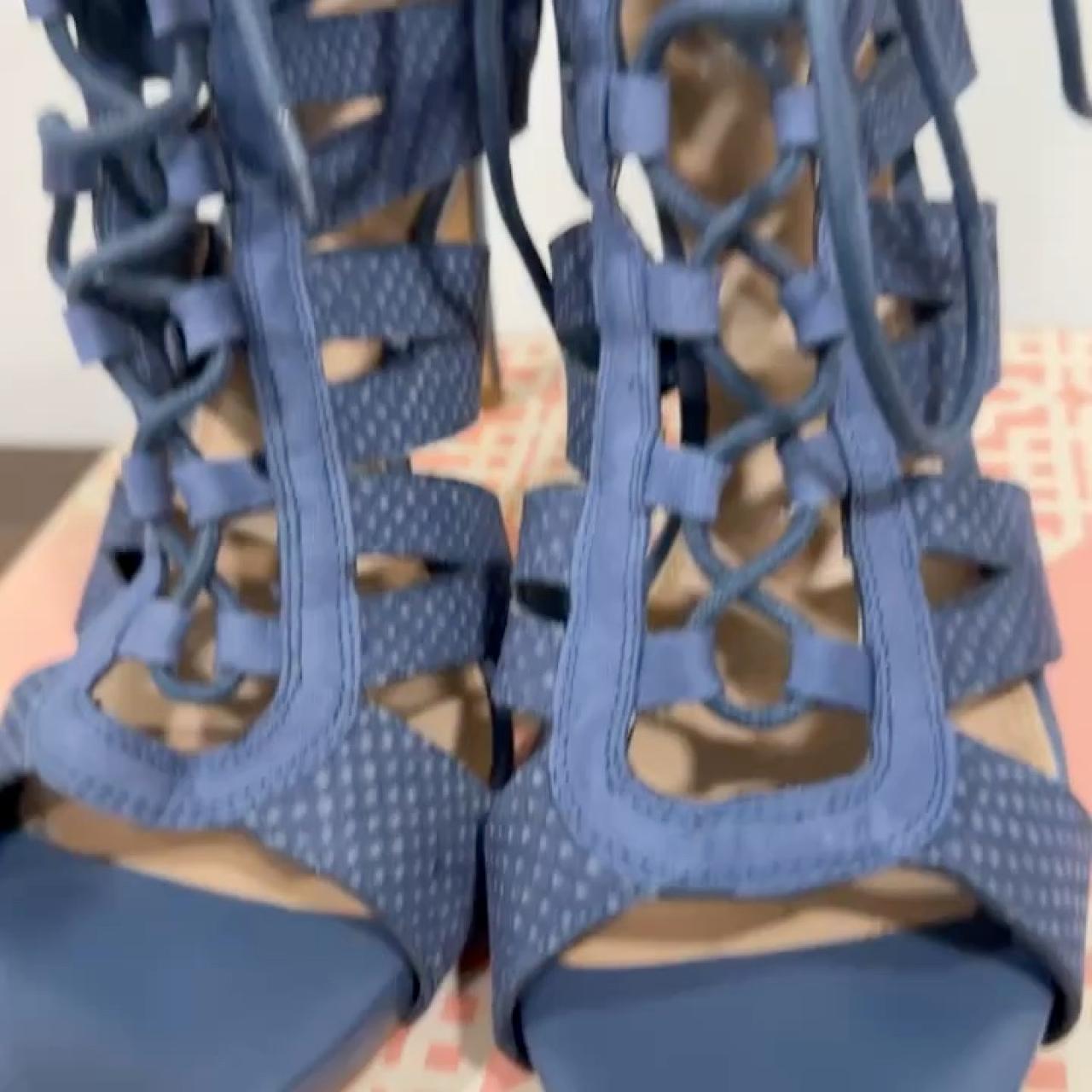 item listed by elbonynicole