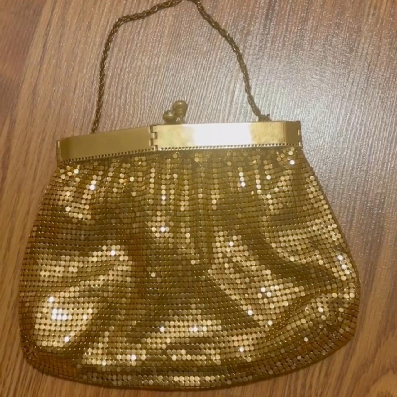item listed by darimchik