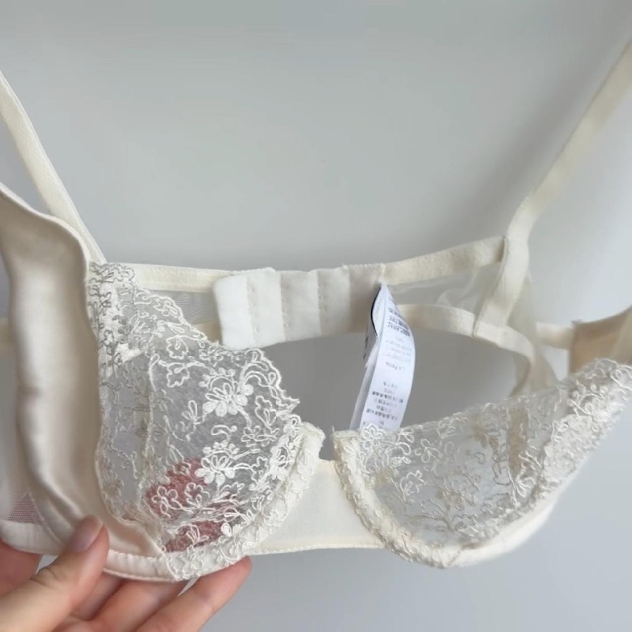 item listed by mia0388