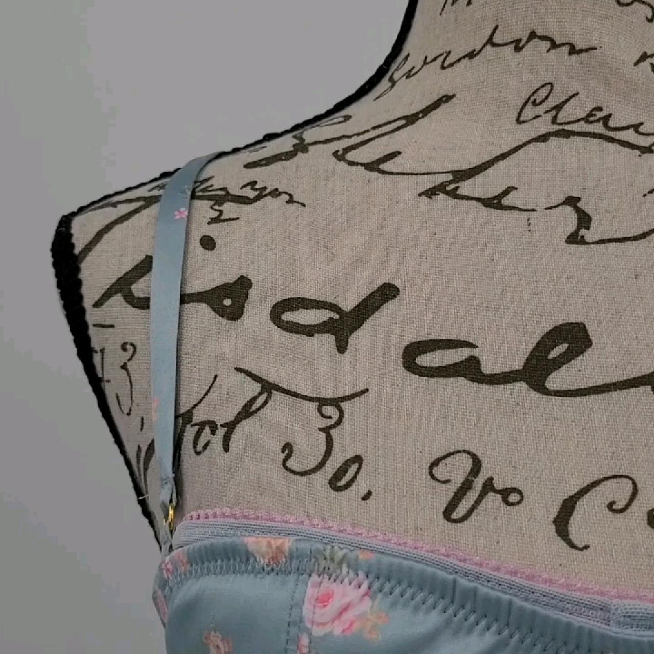 item listed by dresstoducks