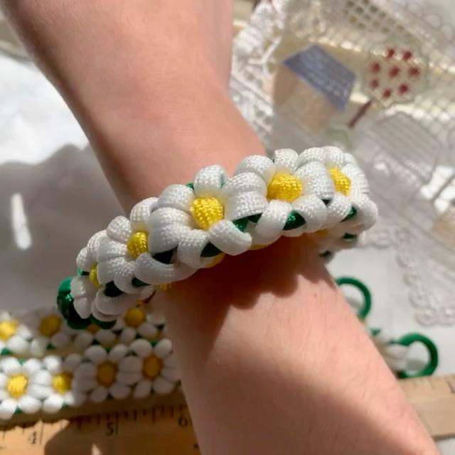 Knot Daisy Chain Paracord Bracelet Macrame Paracord Daisy Bracelet