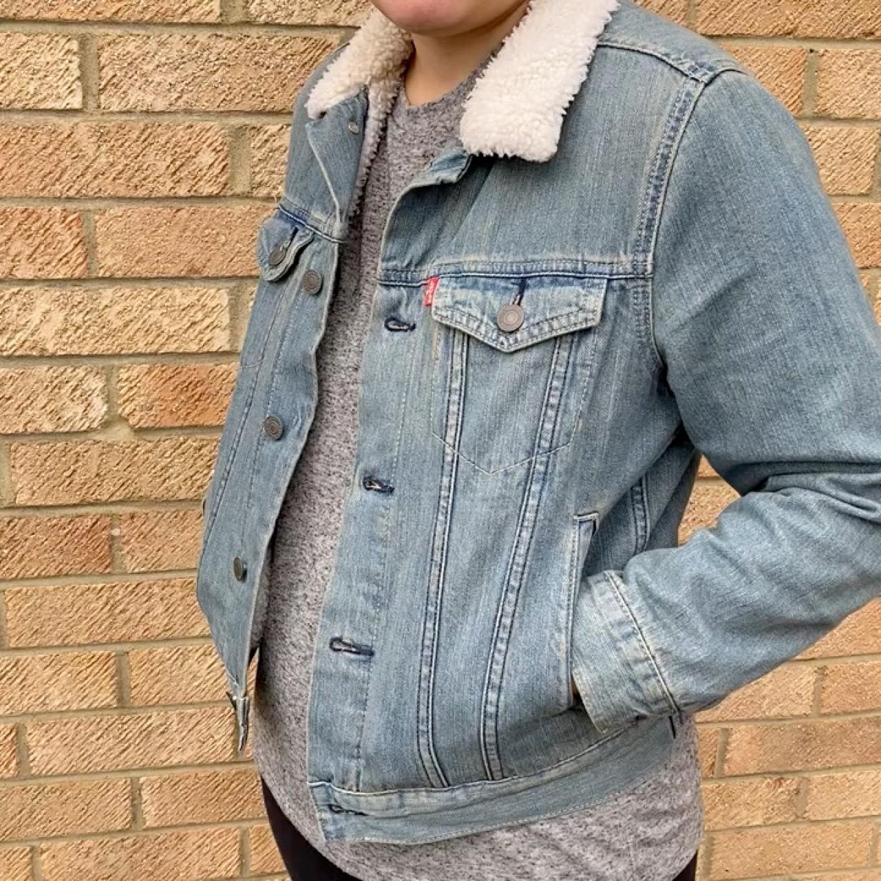 Petite Levi’s blue denim jacket with Depop
