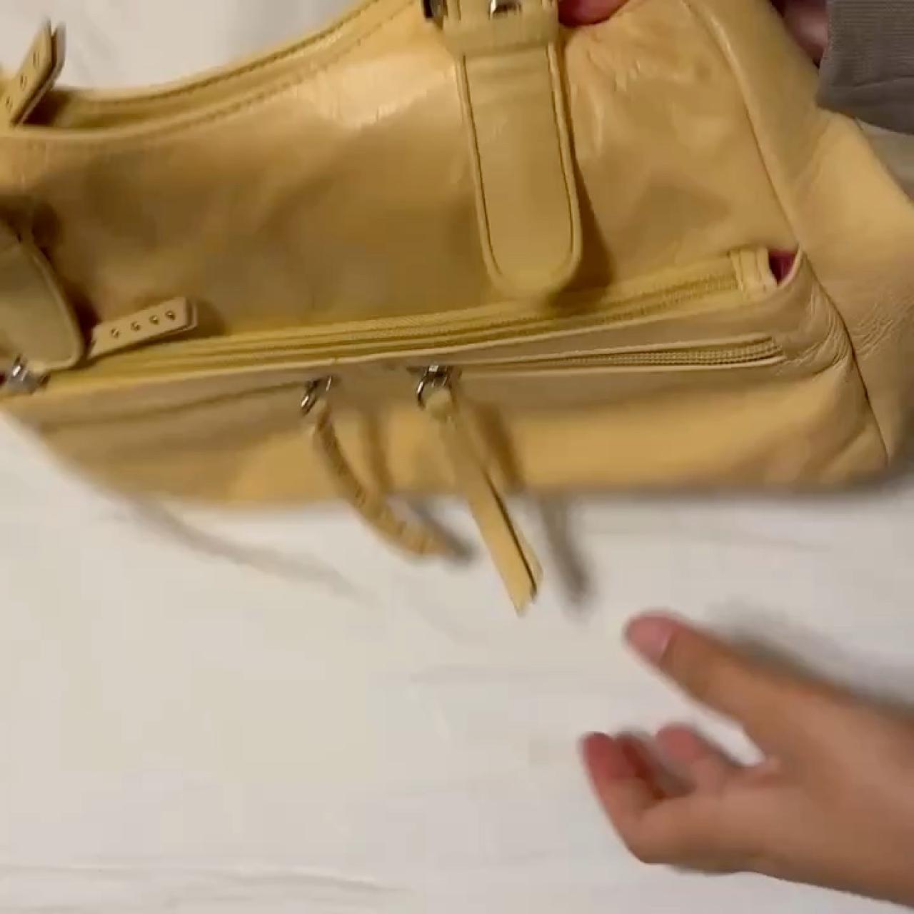 item listed by thriftien