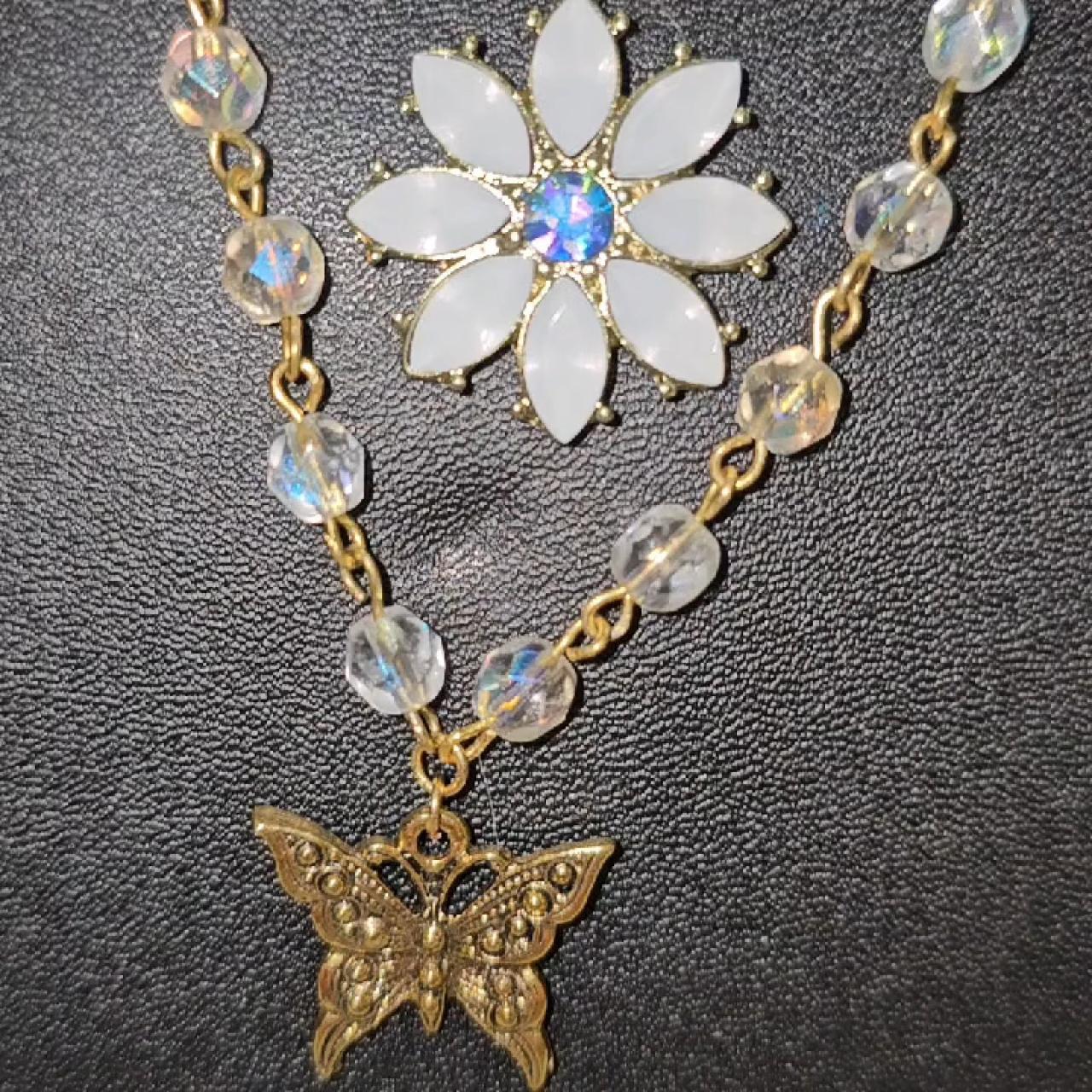 item listed by ambersoddities