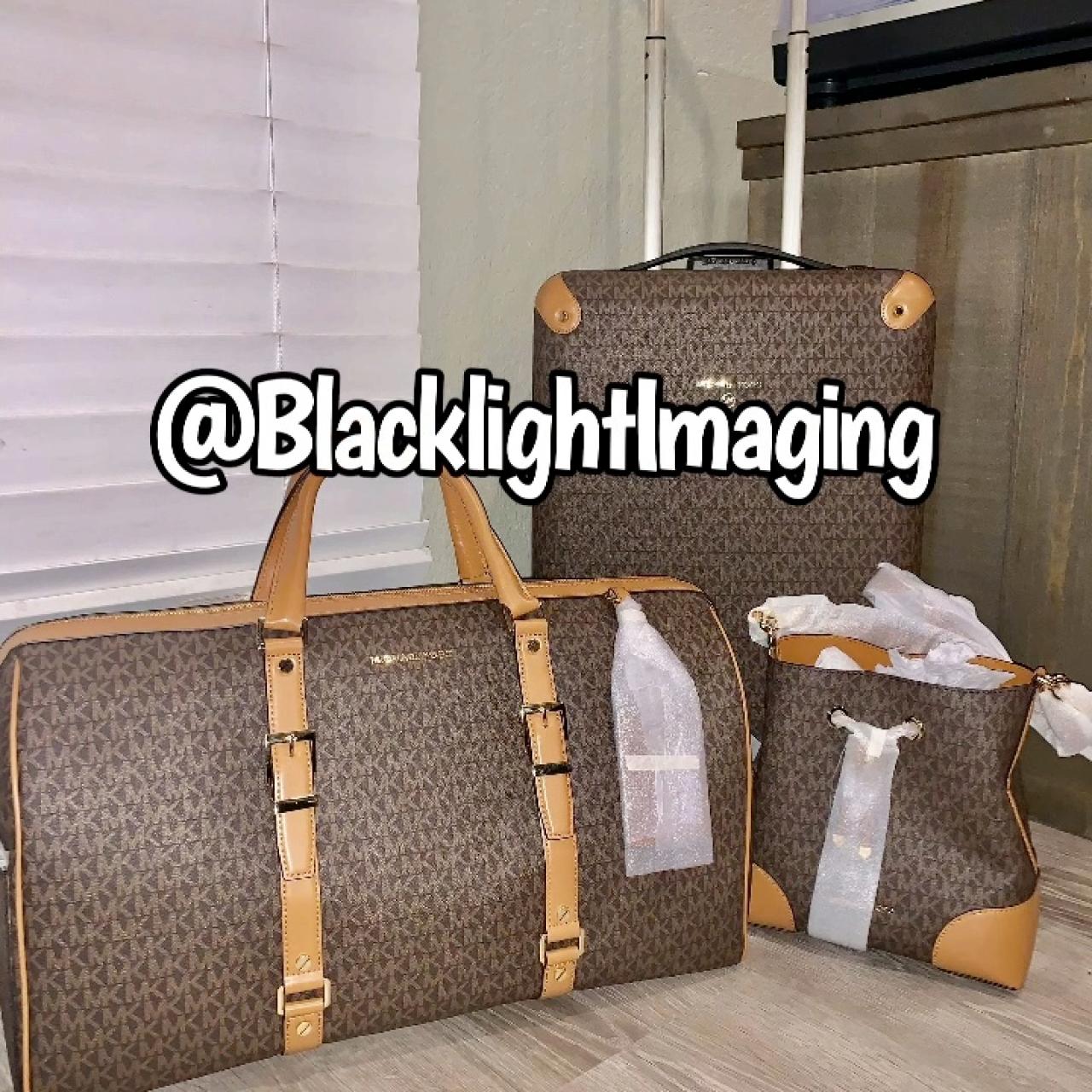 お値下げ中！【新品未使用】Michael Kors MK5943 Michael Michael Kors Flora Medium Signature Logo and Leather