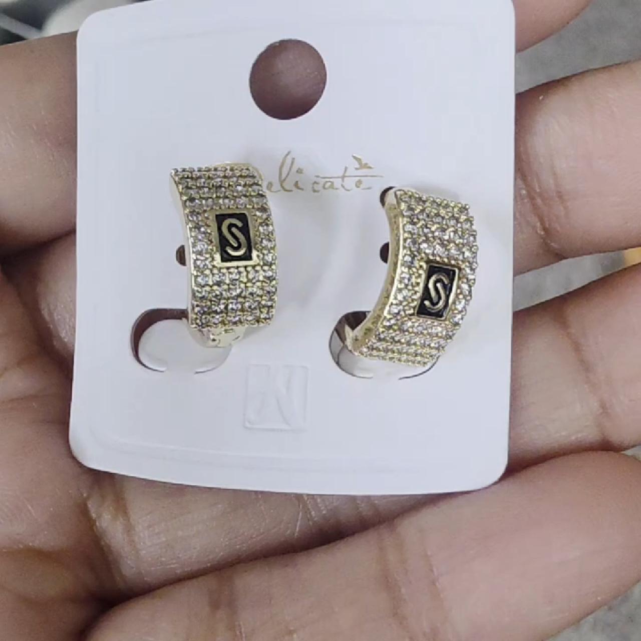 item listed by jacquelinne93