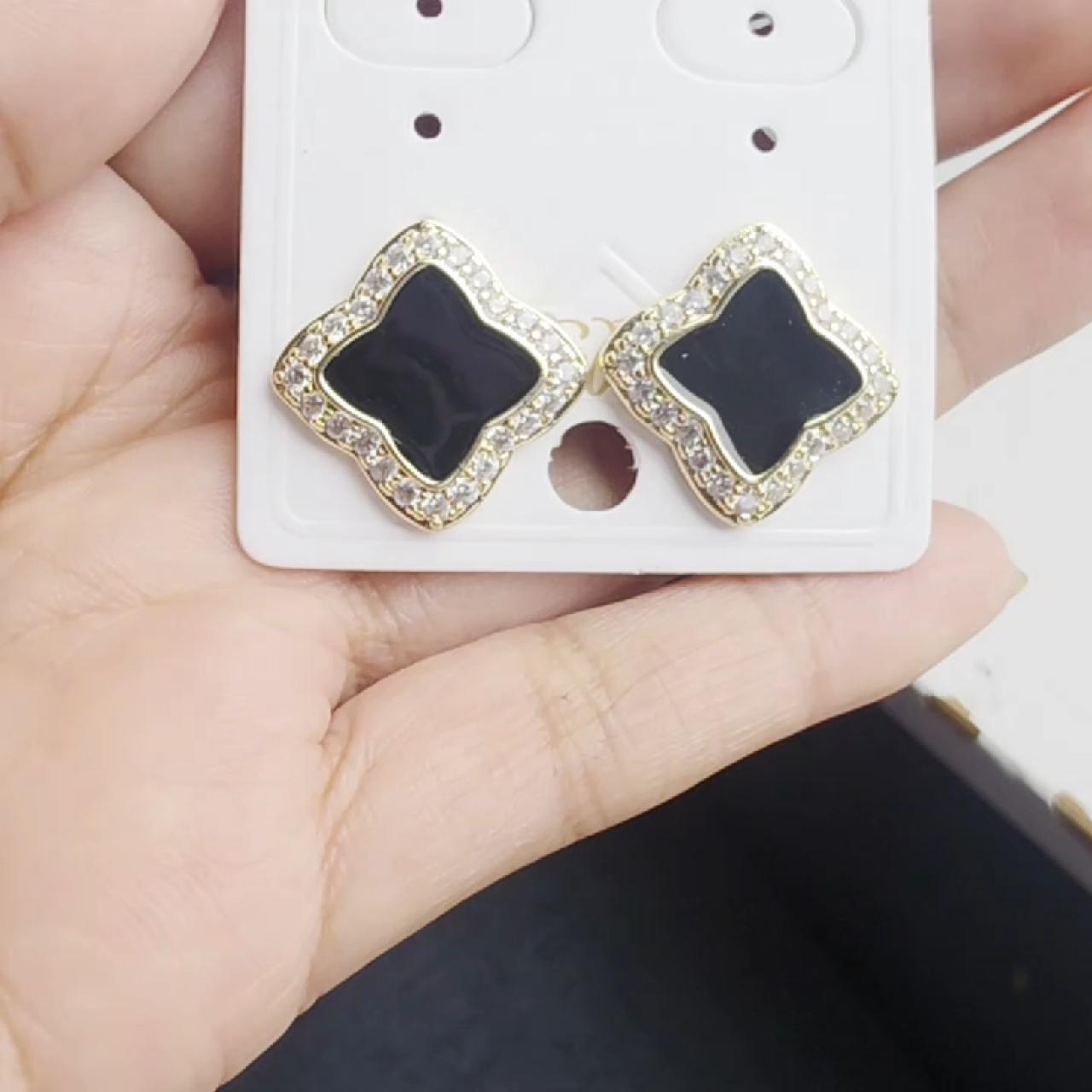 item listed by jacquelinne93