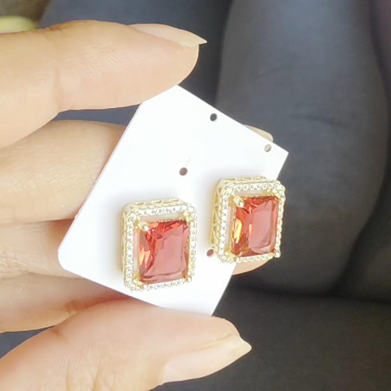 item listed by jacquelinne93