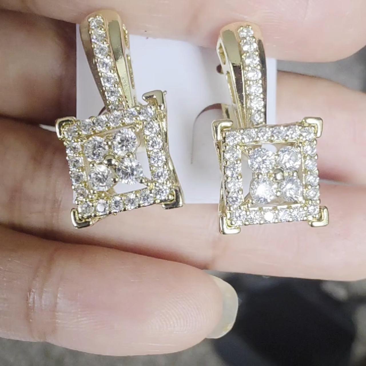 item listed by jacquelinne93