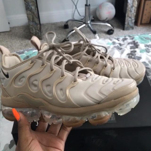 vapormax plus string tan