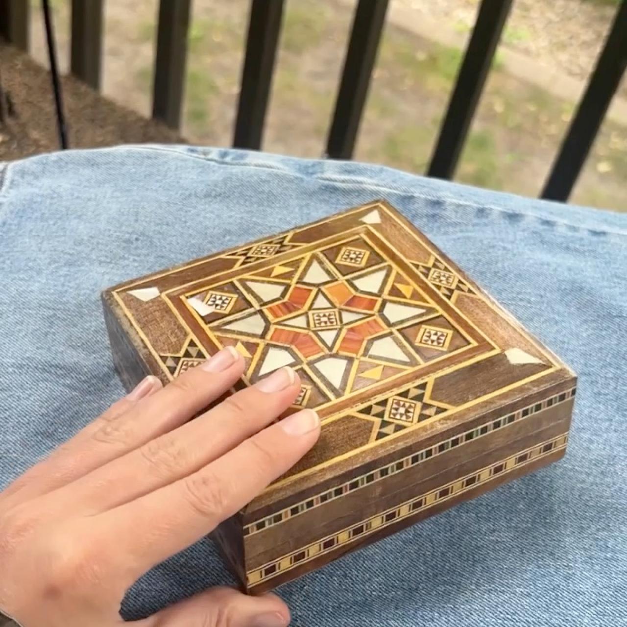item listed by annaoftheswamp