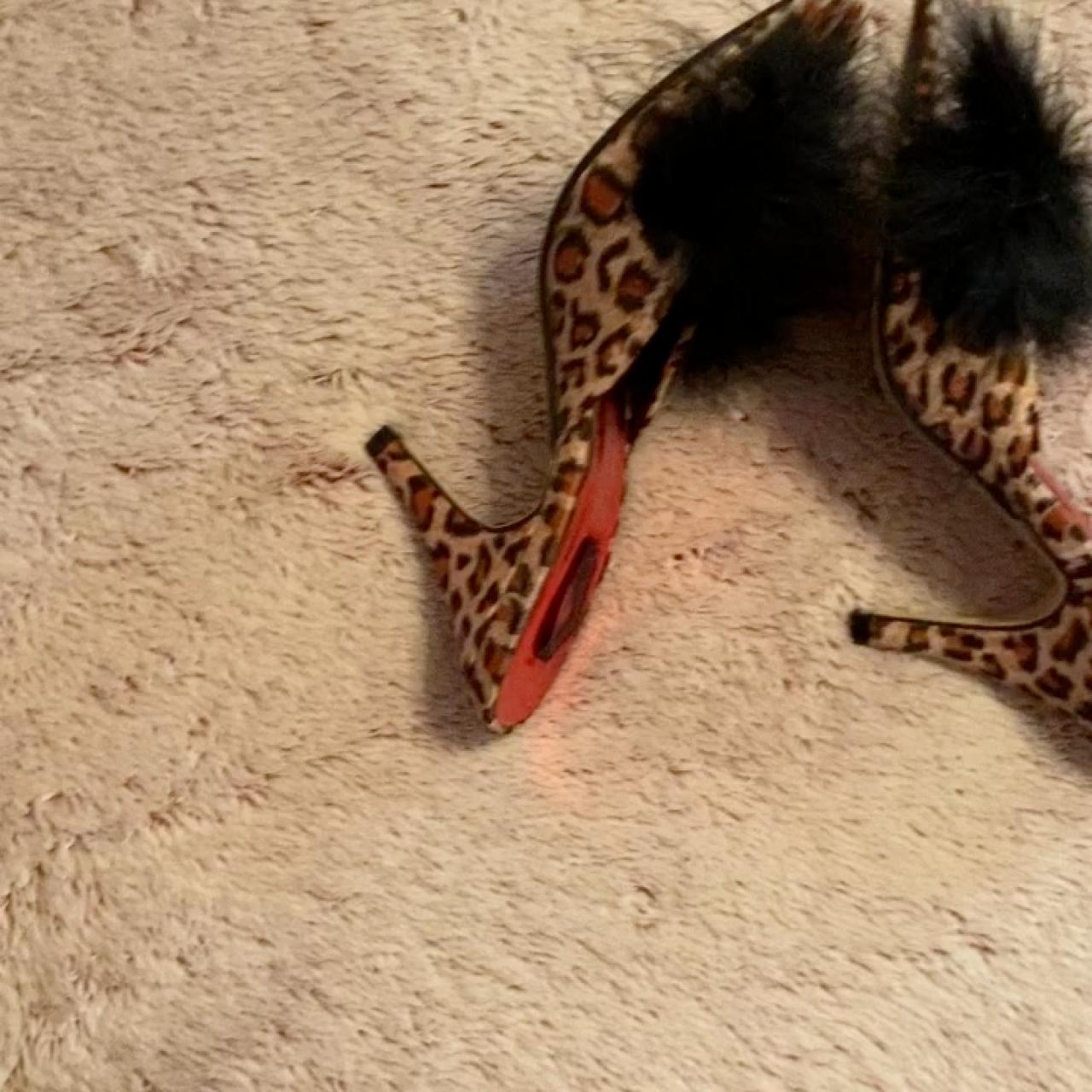 Fredericks of Hollywood heels Leonard print kitten... Depop