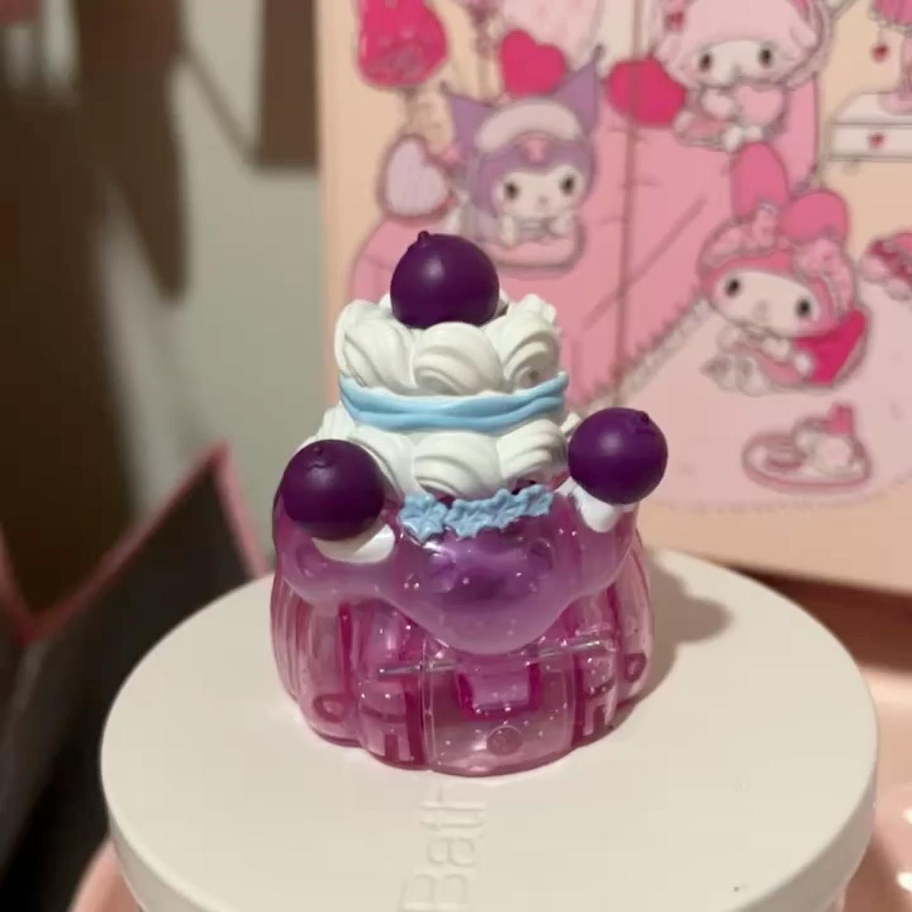 item listed by strawberiimatcha