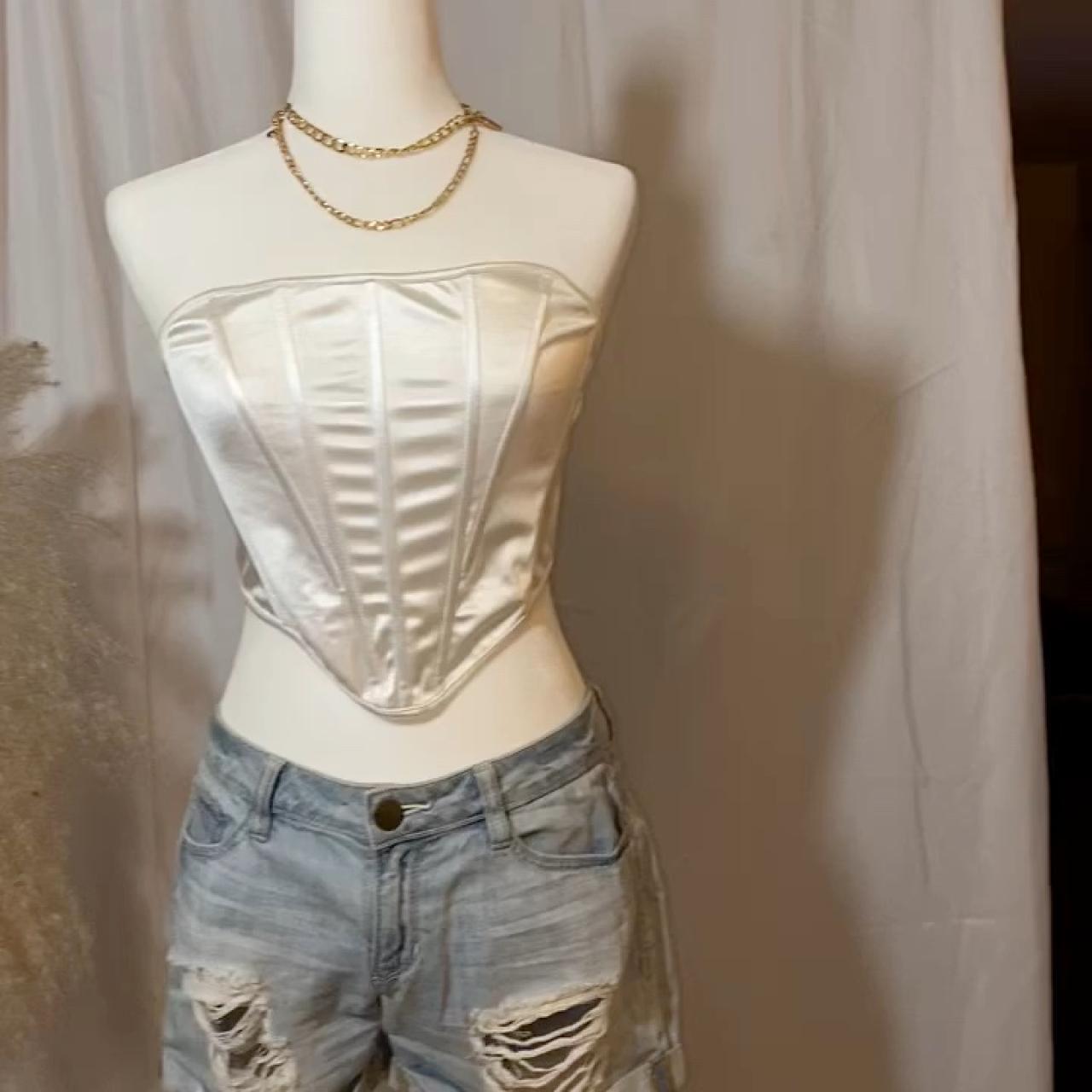 item listed by shopsisterswardrobe