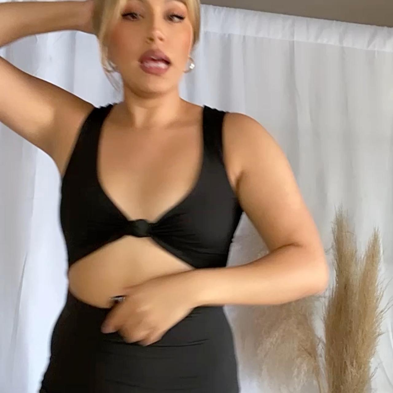 item listed by shopsisterswardrobe