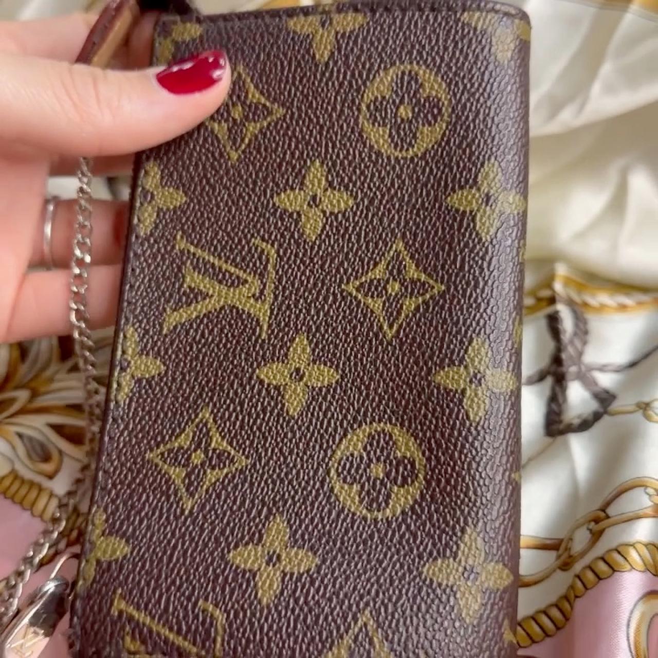item listed by trishiexo