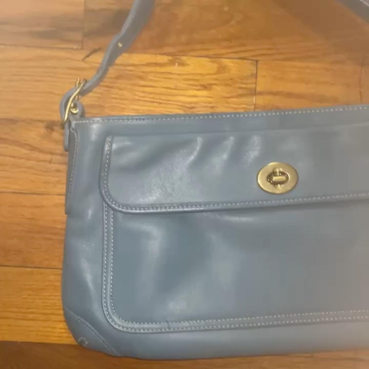 バッグ Vintage Coach Nubuck Turn Lock Bag Blue COACH VINTAGE BLUE LEATHER TURNLOCK MINI CITY BAG COIN POUCH