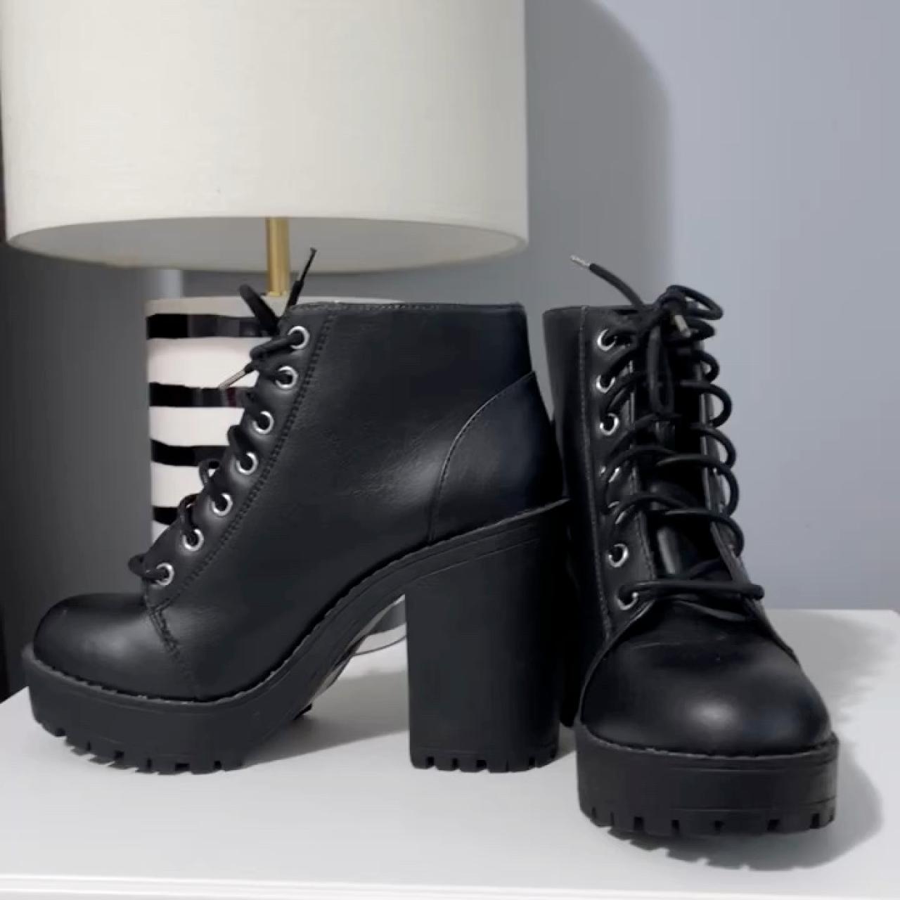 H&m black lace hot sale up boots