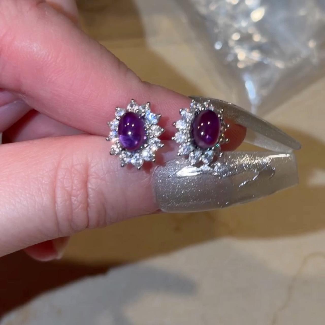 item listed by antiquejewel
