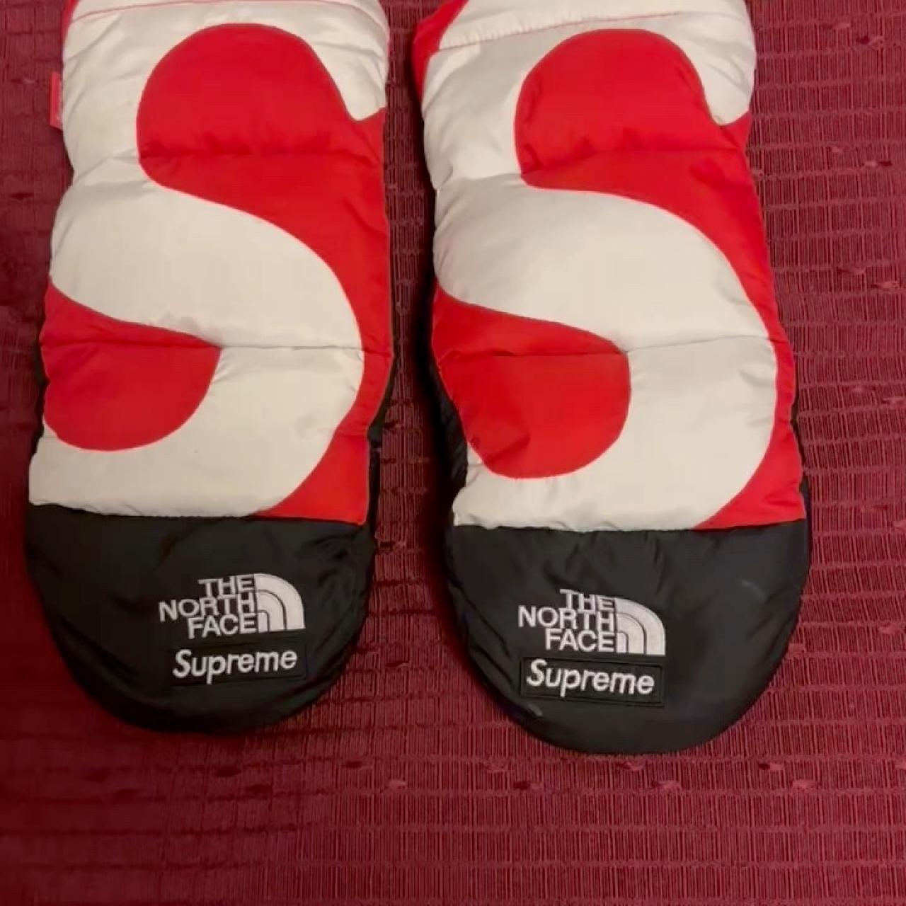 Supreme x The North Face S Logo Nuptse Mitts... - Depop