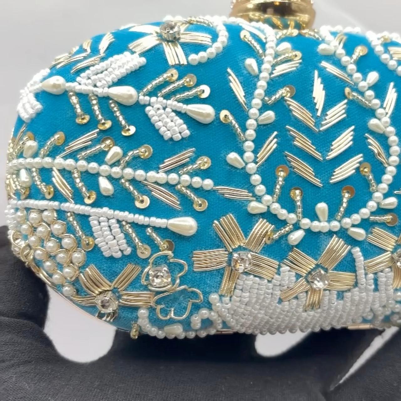 item listed by bling_shop_26