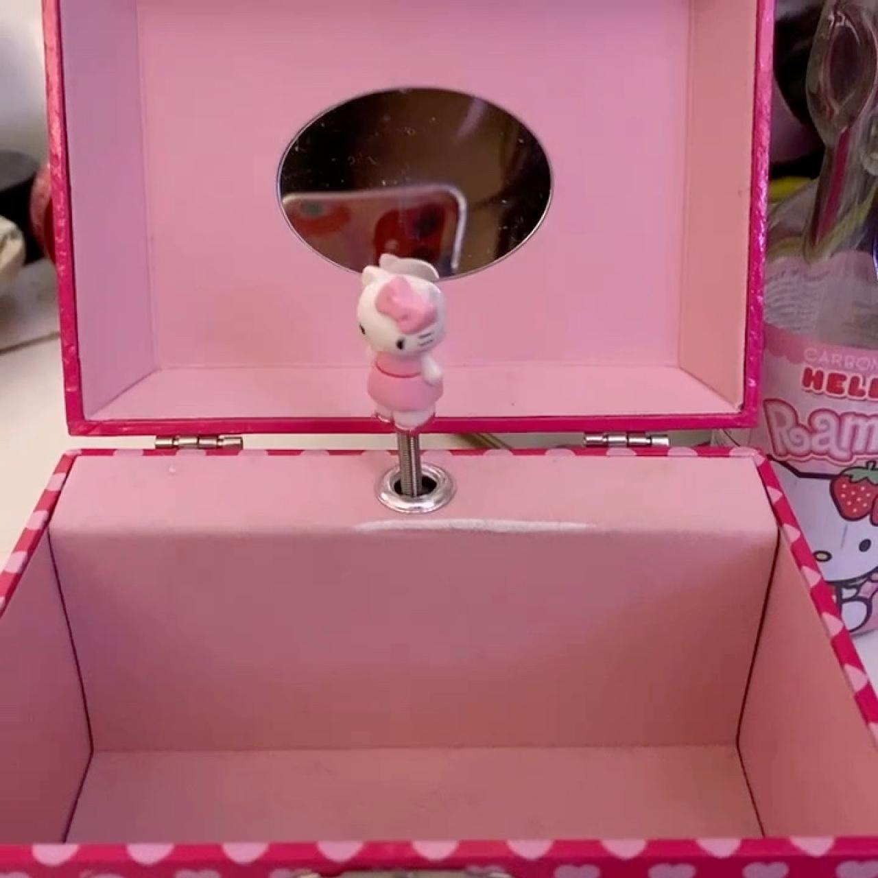 HELLO KITTY ミュージックボックス セット　1988年 Hello Kitty® And Friends Wooden Music Box: Ice Cream Truck – Sweet