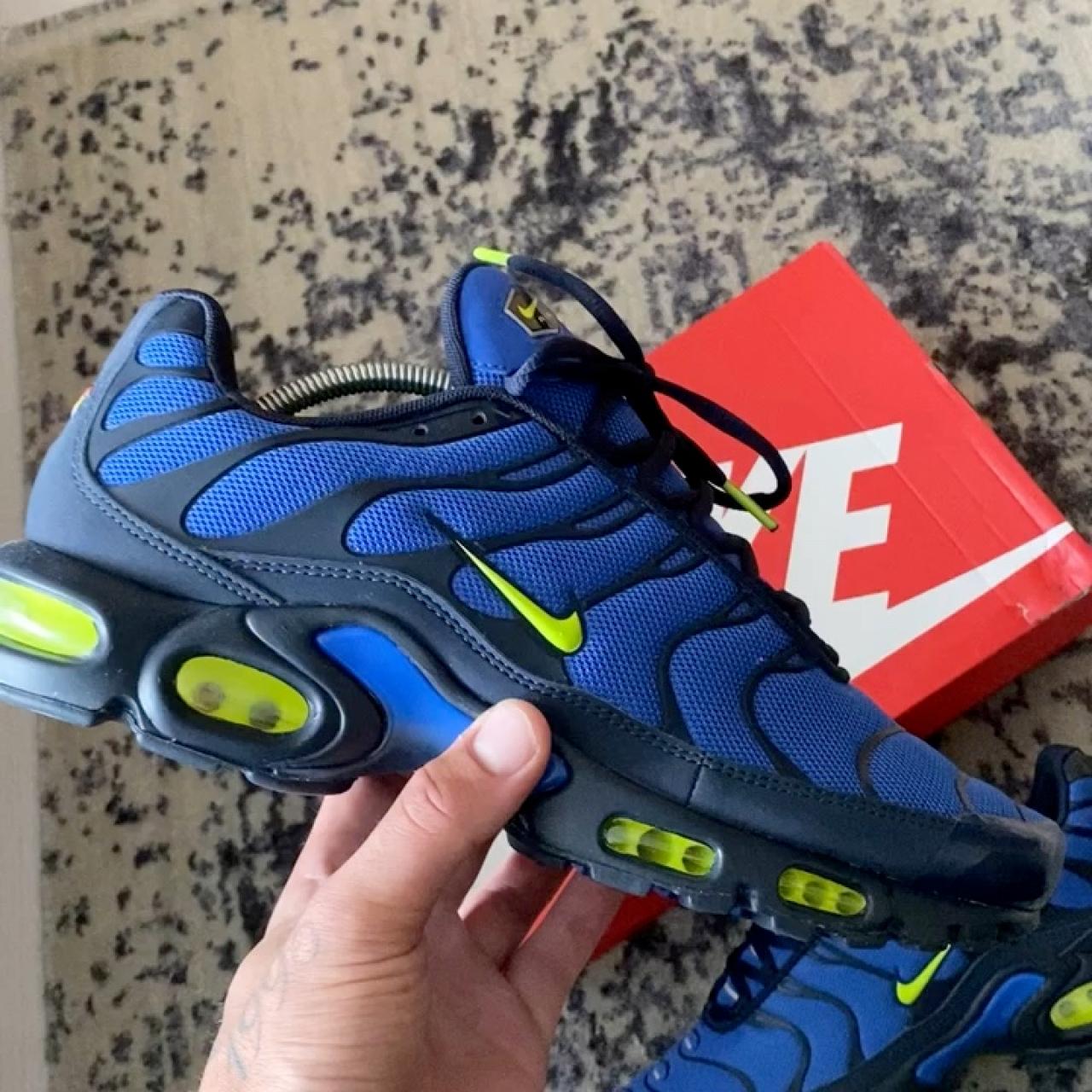 air max plus hyper royal volt