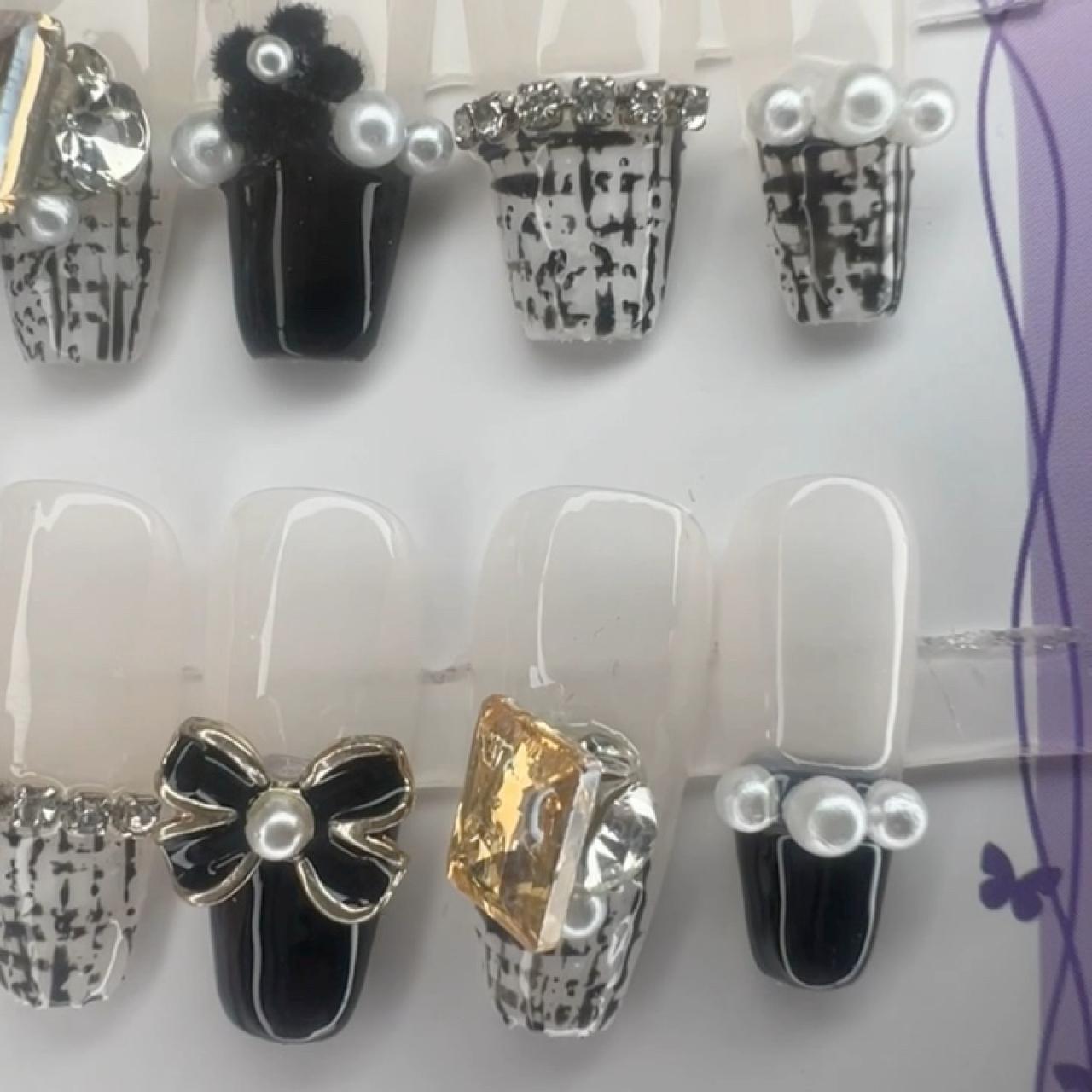 item listed by ebbyscloset1