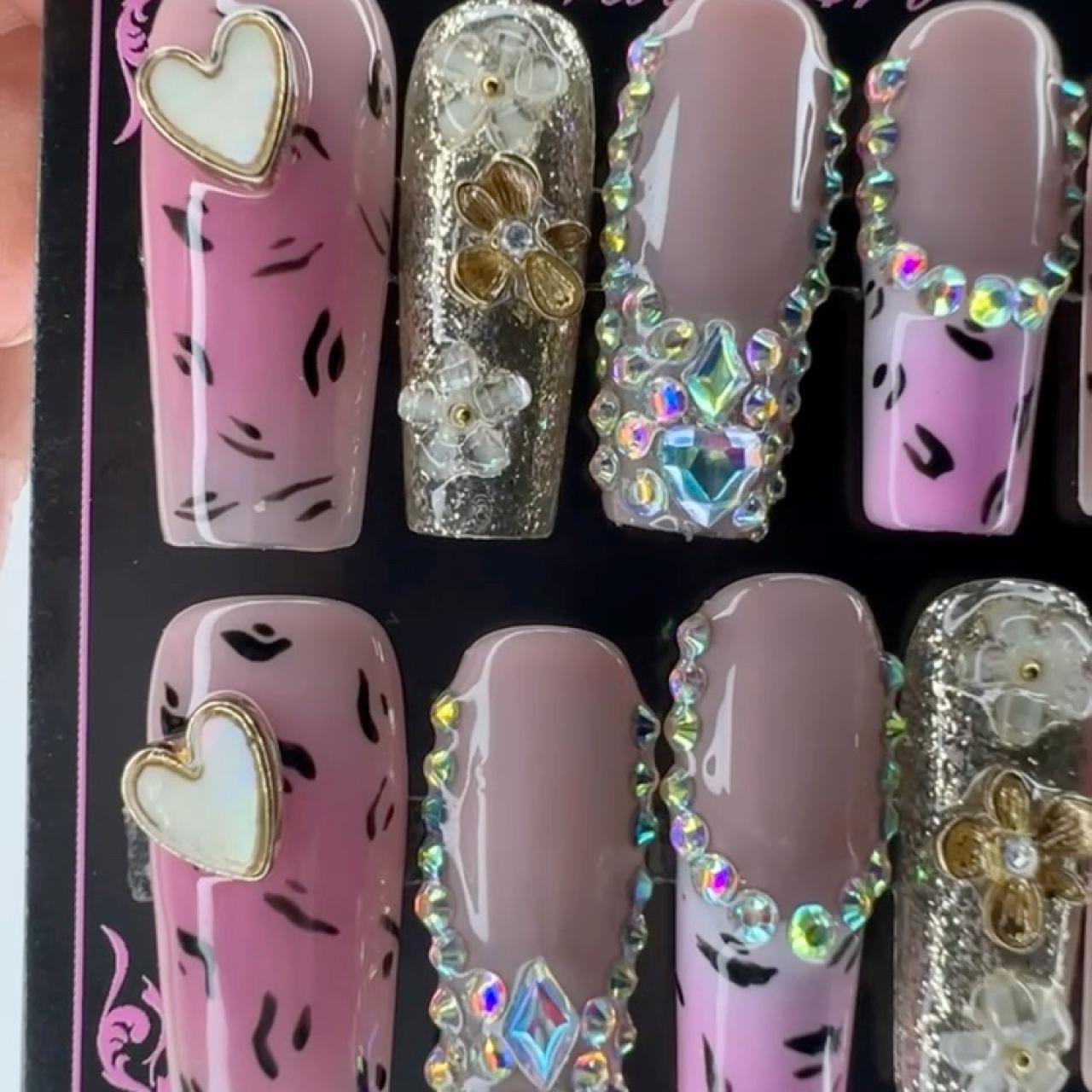 item listed by ebbyscloset1