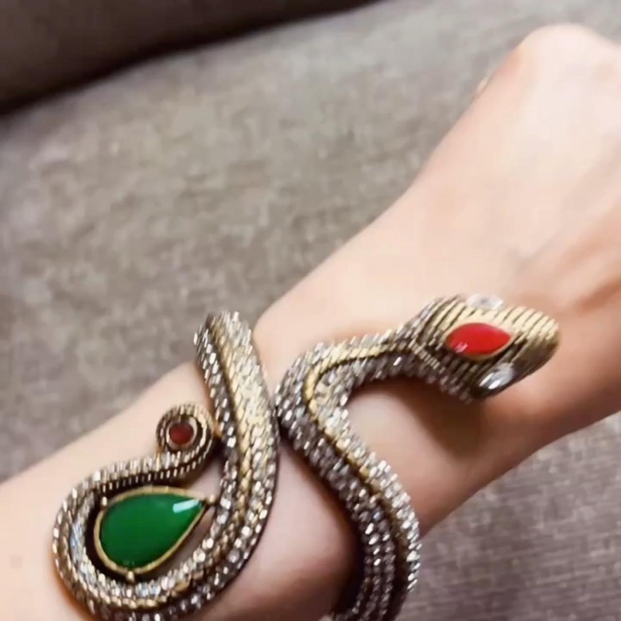 item listed by bazaritoshop