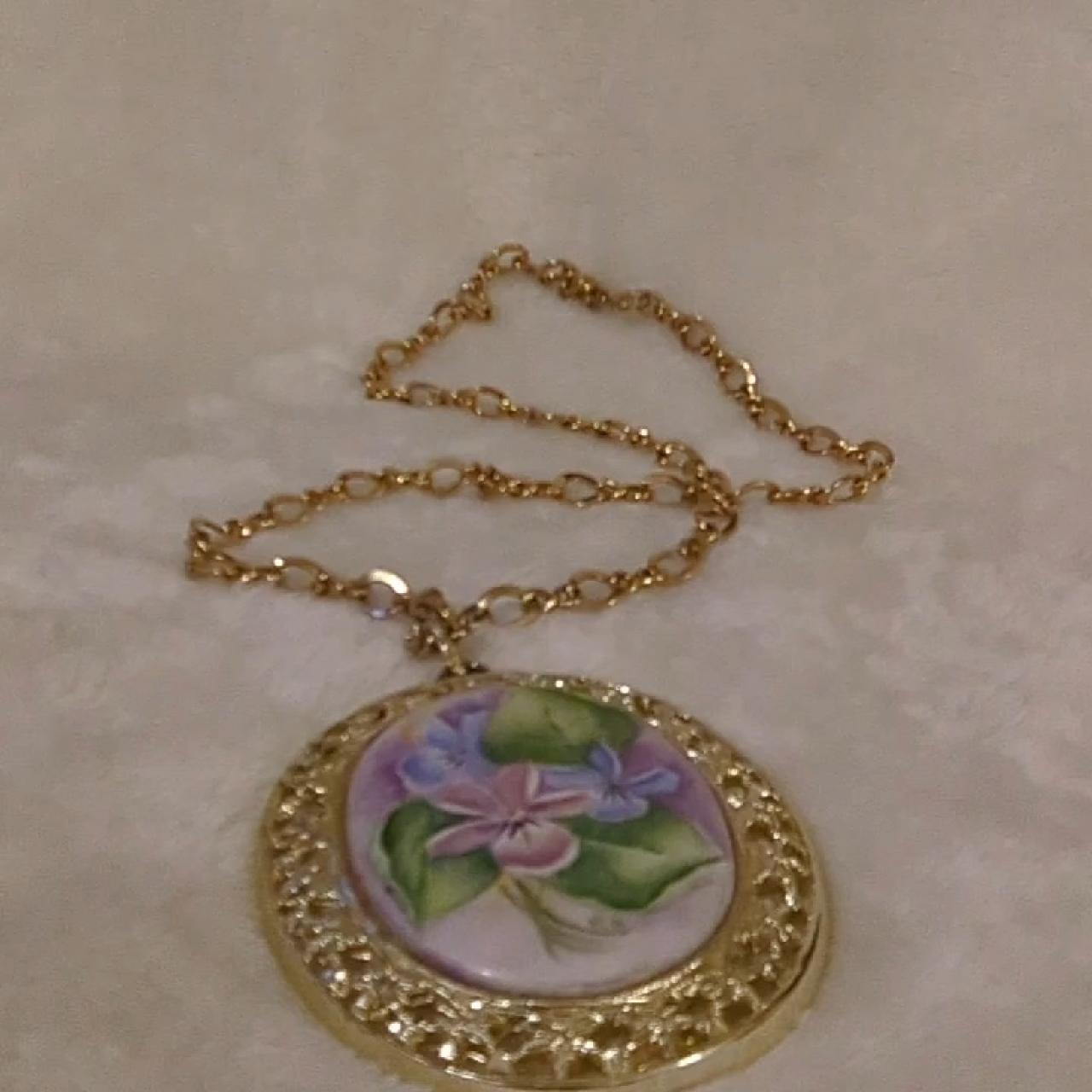 item listed by angeluz32