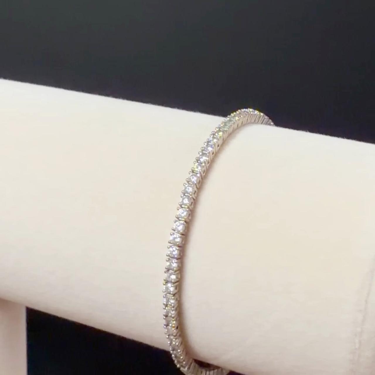 item listed by tuzisamra95