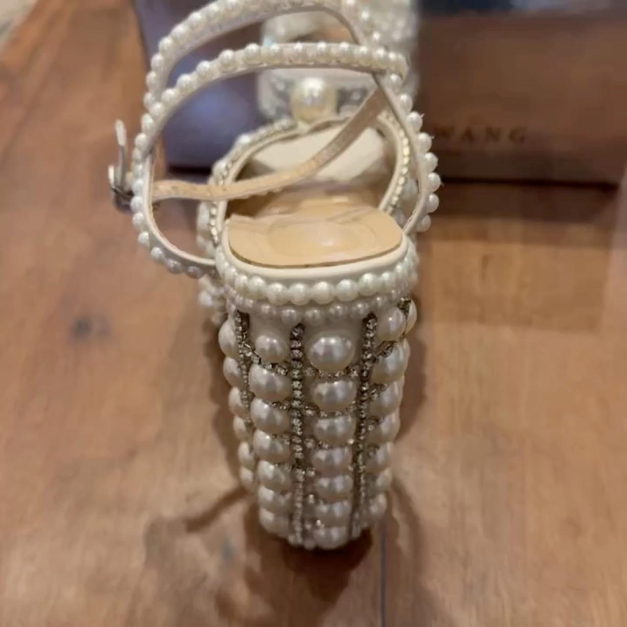item listed by glitteryglow
