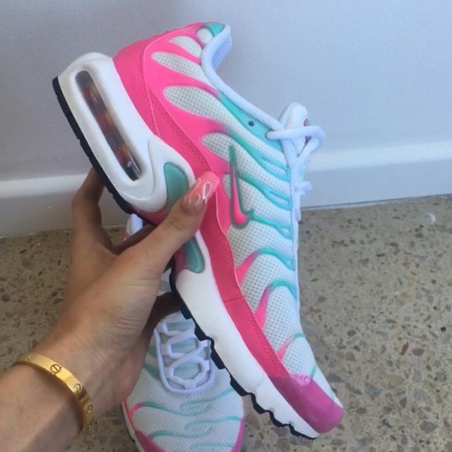 hot pink tns