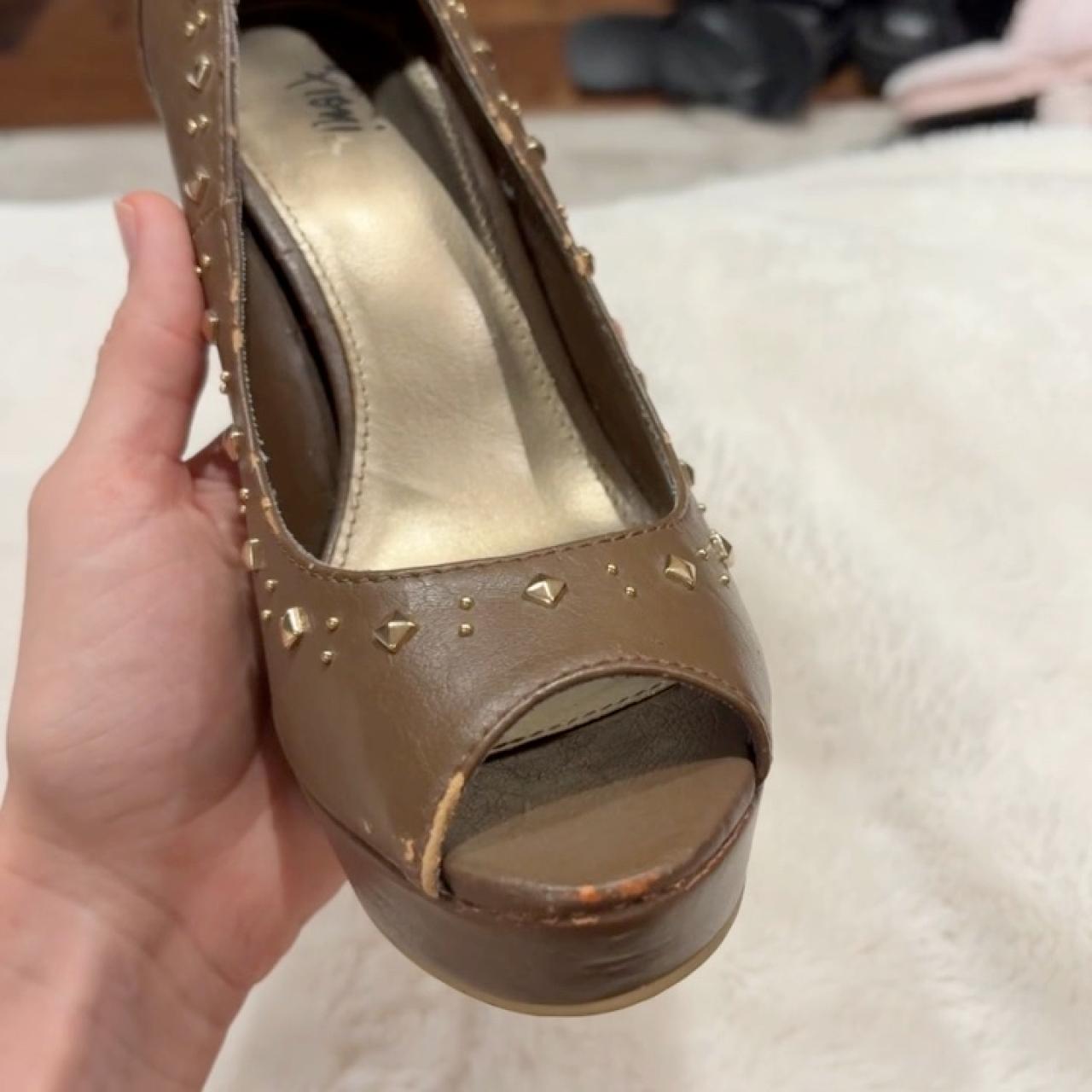 item listed by just_chlr