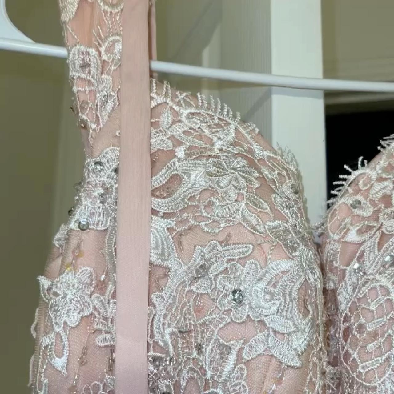 item listed by arianaamm