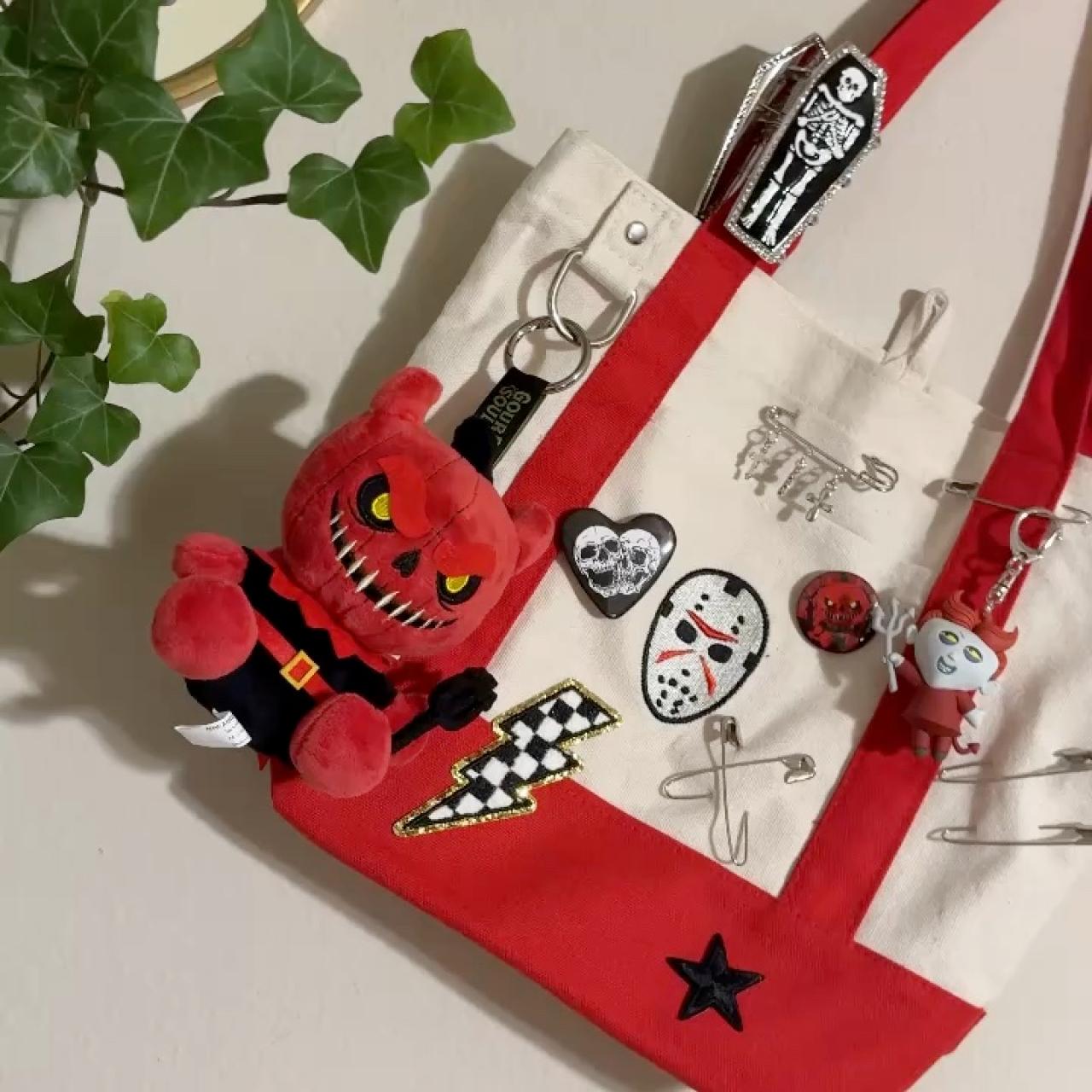 item listed by valentinafernande