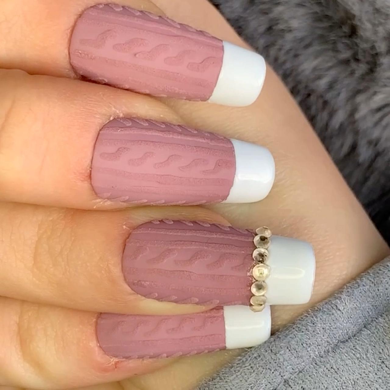 Cozy Cable Knit Sweater Nail Arts Are Taking The Internet By Storm! - Be  Modish | Sweater nails, Cute nails, Neutral nails