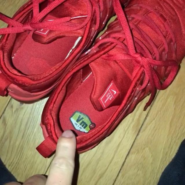 vapormax plus triple red