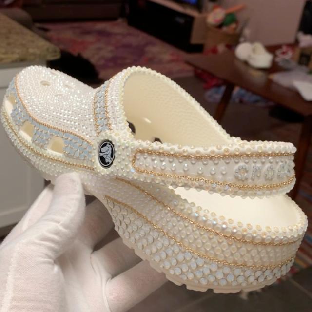 Swarovski crocs online