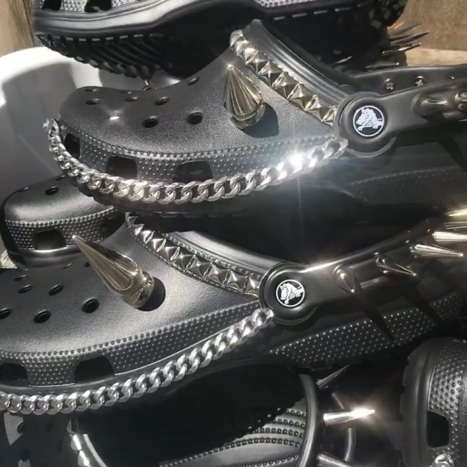 goth crocs only in this household 🖤⛓️ #crocs #gothcrocs #crocsstyle  #altstyle #goth #gothstyle 