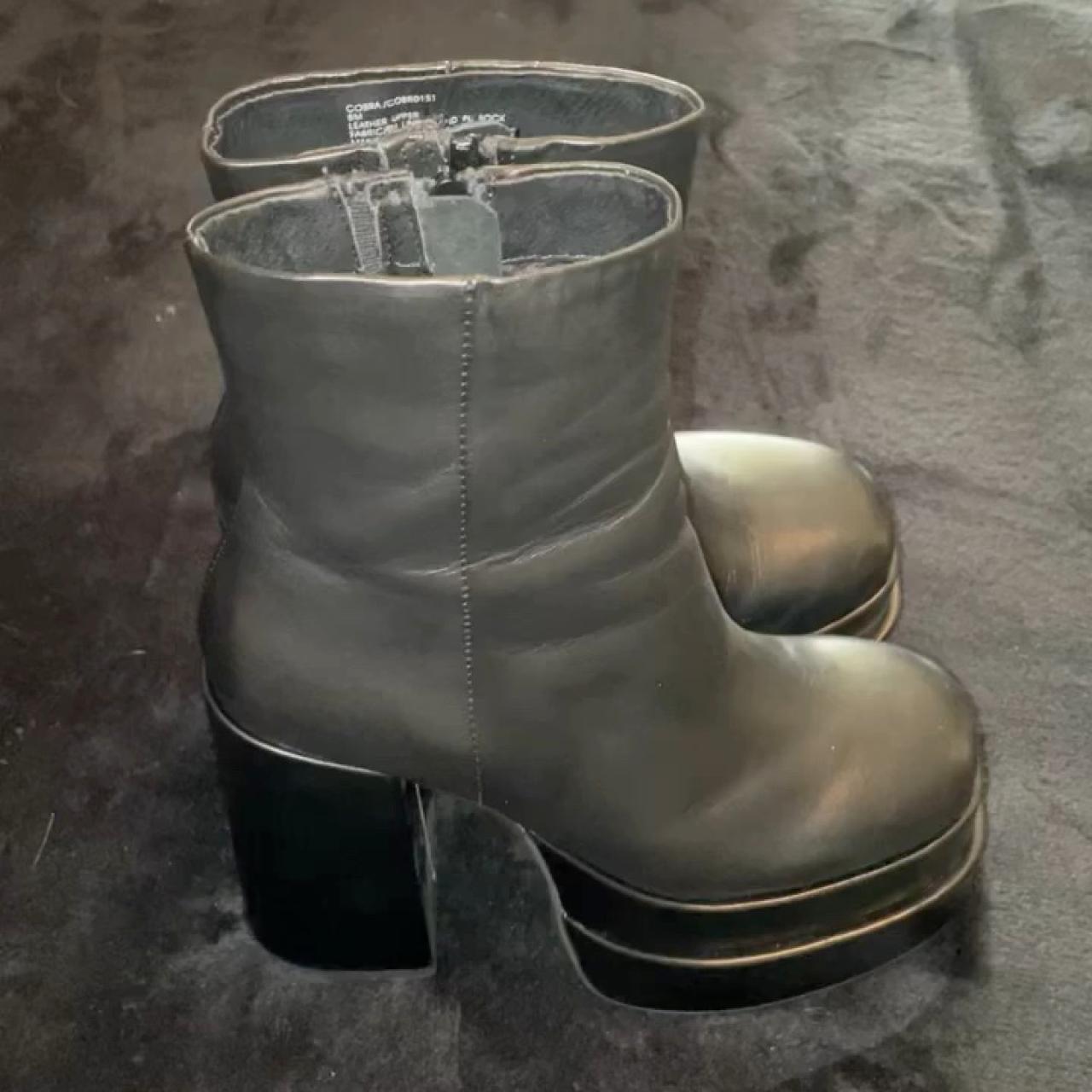 clear platform mules