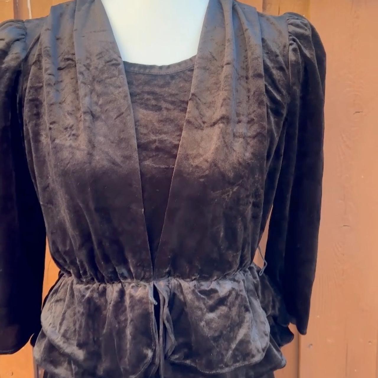 item listed by thrifting_latina