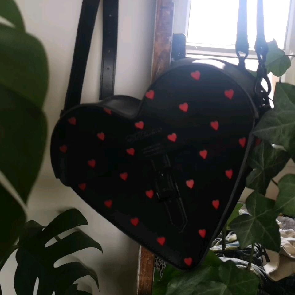 dr martens lazy oaf bag